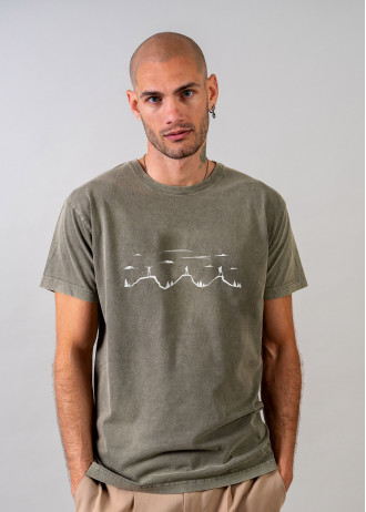 Reaching the summit - Stonewashed T-Shirts