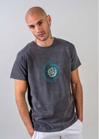Greek Compass and key pattern - Stonewashed T-Shirts