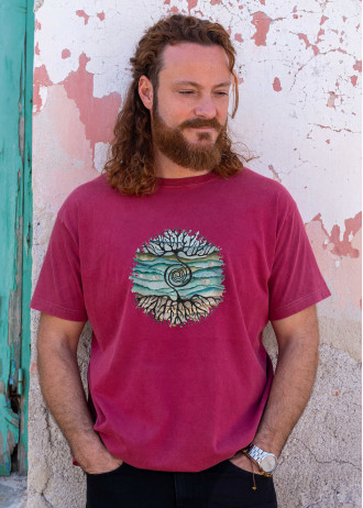 Tree rooted in Cretan landscape - Stonewashed T-Shirts
