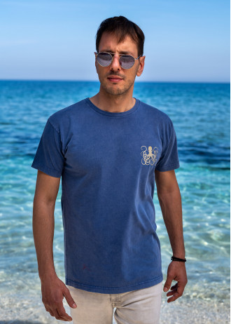 Minoan Octopus - Stonewashed T-Shirts