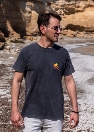 Rising Wave Surfer - Stonewashed T-Shirts