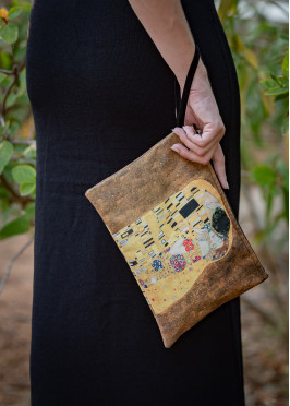 Gustav Klimt - The Kiss - Clutches Canvas